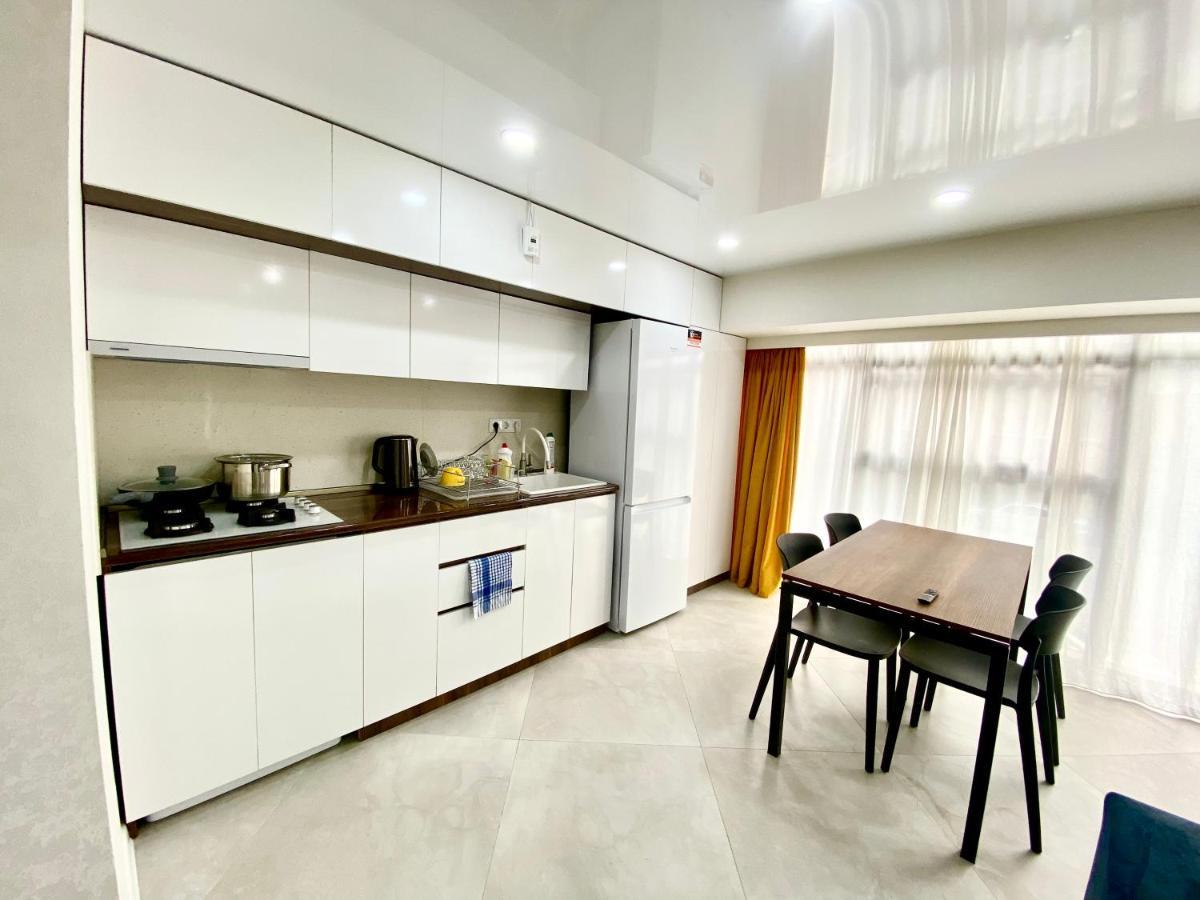 Gss - A Apartment Tbilisi ภายนอก รูปภาพ
